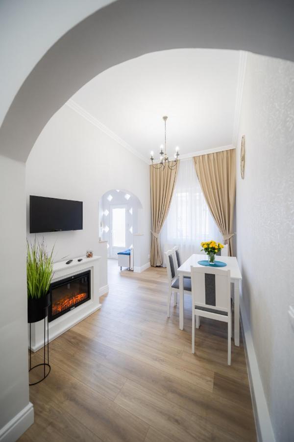 Bluesky Ultra-Central Premium Apartment Oradea Extérieur photo